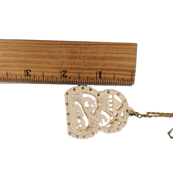 Vintage Hand Carved Bone Japanese Pendant - Picture 5 of 9
